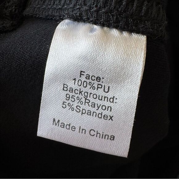 Tuckernuck Black Faux Vegan Leather Pull On Stretch Edgy Leggings Size L - Picture 14 of 14